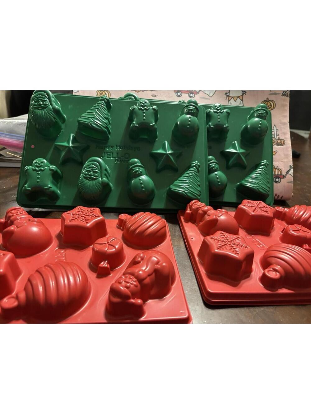4 Jello Jigglers Red & Green Christmas Holiday Molds Candy Soap Shots